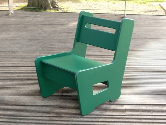 Green%20kiddie%20chair%20on%20deck%20wb.