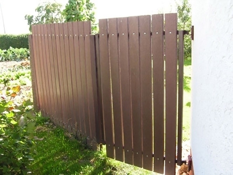 Why switch to recycled plastic fencing?