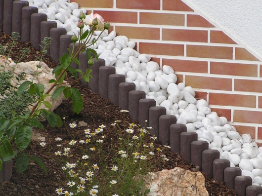 Recycled Mixed Plastic Ogee Interlocking Palisades  Hollow Profile