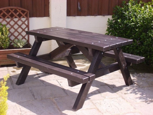 Recycled Plastic Picnic Table  Ribble