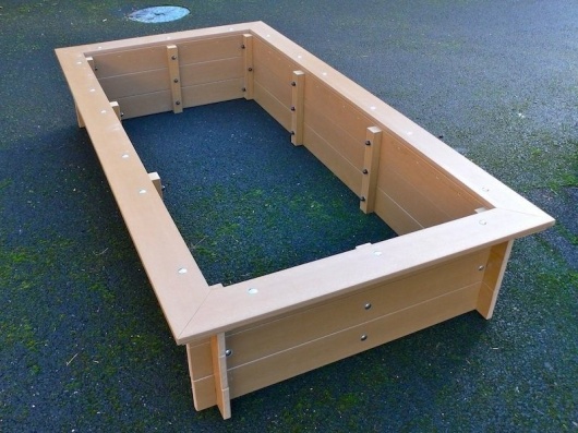 Delux Raised Bed with Seat Surround - Recycled Plastic (2 x 1m)