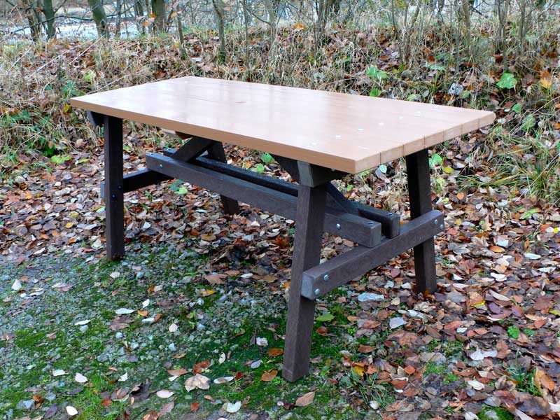 Thames Patio Table - recycled plastic wood/mixed plastic base