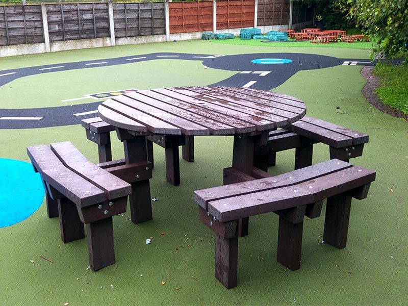 Recycled Plastic Round Picnic Table